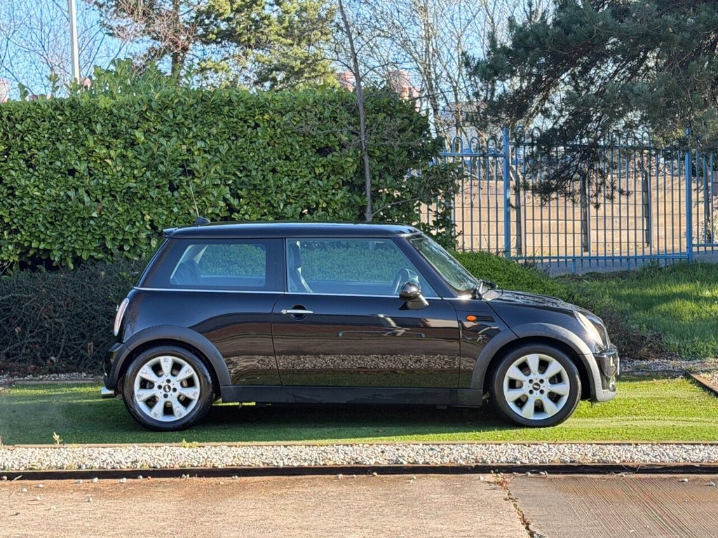 Used MINI Hatch 2004 for sale - 78117563: Photo 2