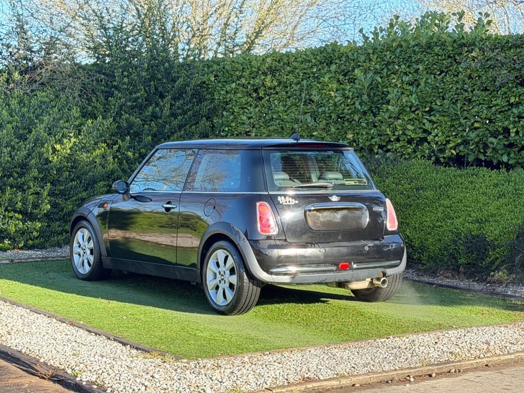 Used MINI Hatch 2004 for sale - 78117563: Photo 8