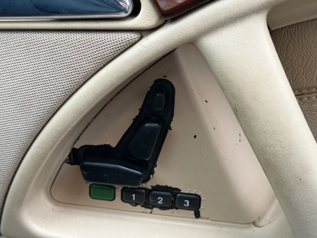 Used Mercedes-Benz SL 1995 for sale - 76445862: Photo 16