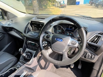 Used Ford Kuga 2015 for sale - 79300227: Photo