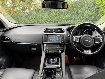 Used Jaguar F-Pace 2017 for sale - 76241447: Photo 3