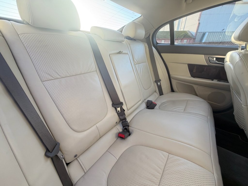 Used Jaguar XF 2009 for sale - 77010090: Photo 24