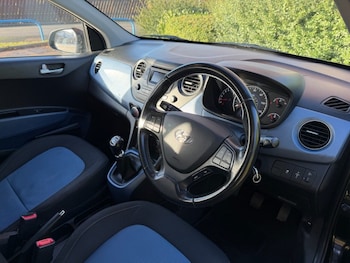 Used Hyundai i10 2016 for sale - 76821016: Photo