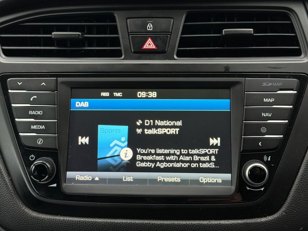 Used Hyundai i20 2017 for sale - 76986244: Photo 11