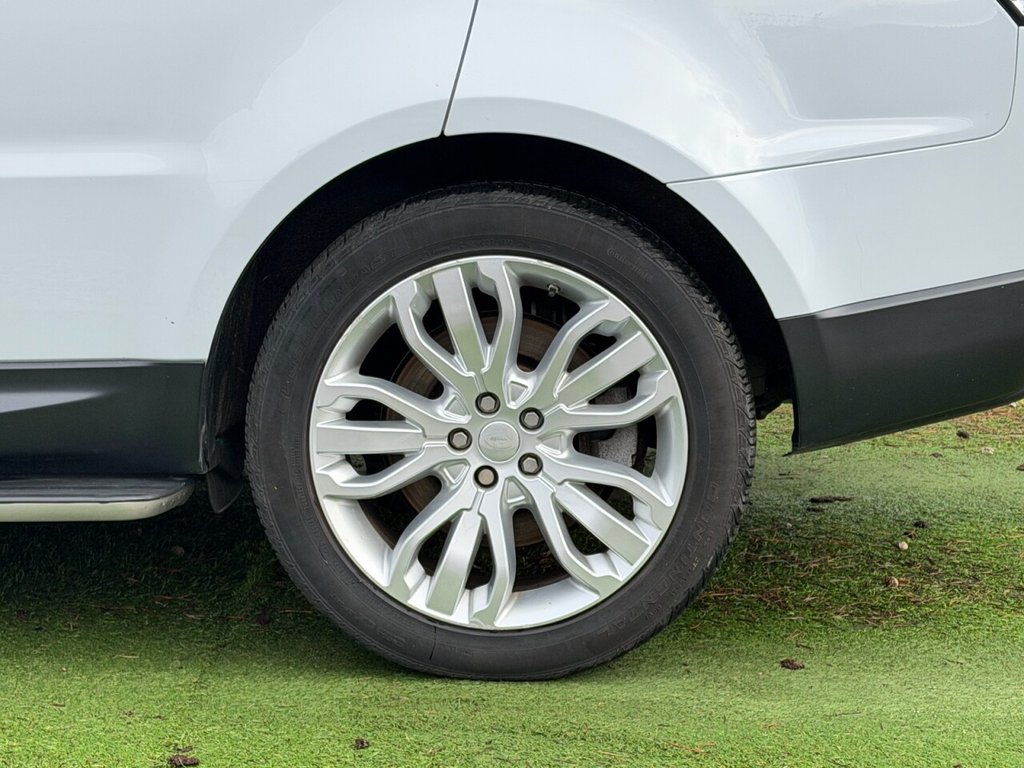 Used Land Rover Range Rover Sport 2015 for sale - 77667327: Photo 9