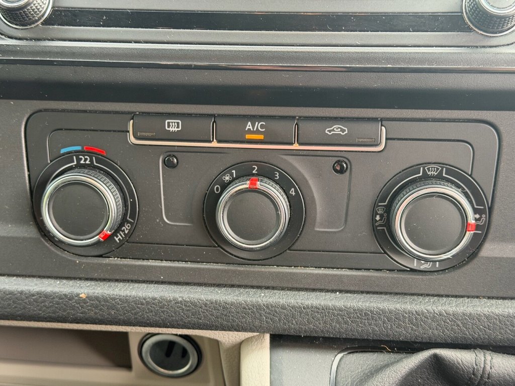 Used Volkswagen Transporter 2018 for sale - 77673511: Photo 16