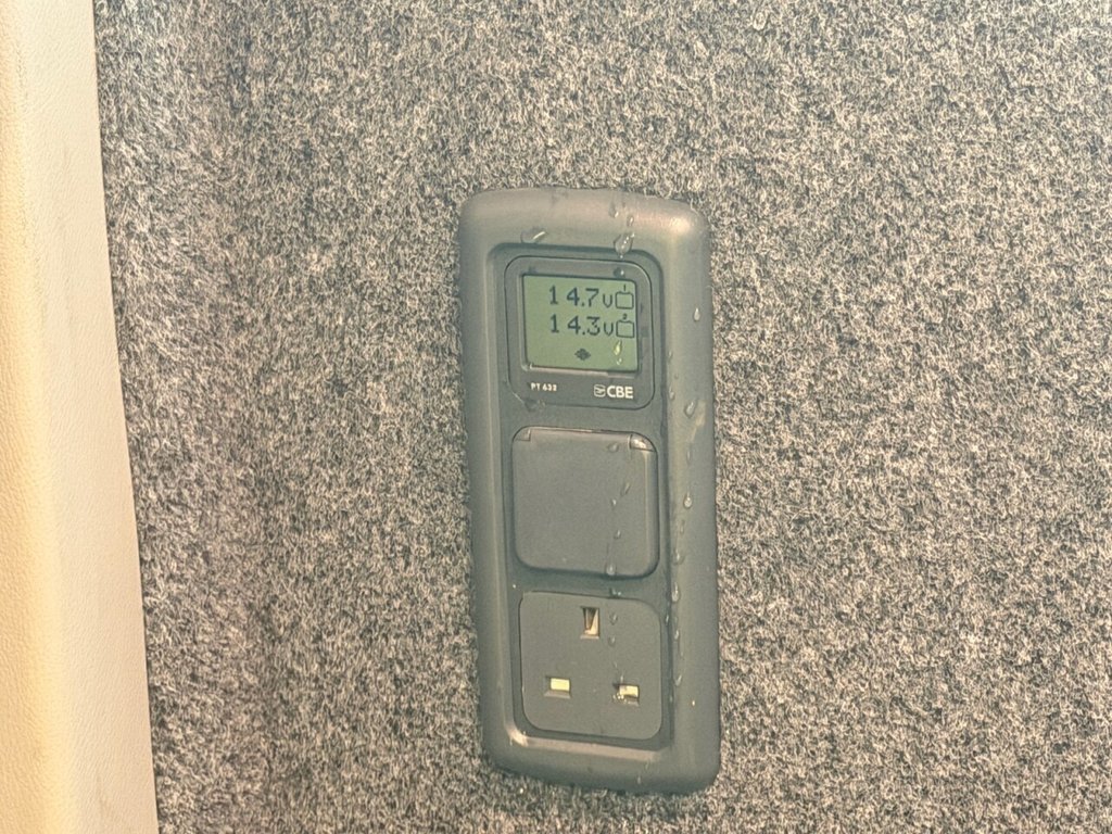 Used Volkswagen Transporter 2018 for sale - 77673511: Photo 26