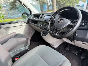 Used Volkswagen Transporter 2018 for sale - 77673511: Photo