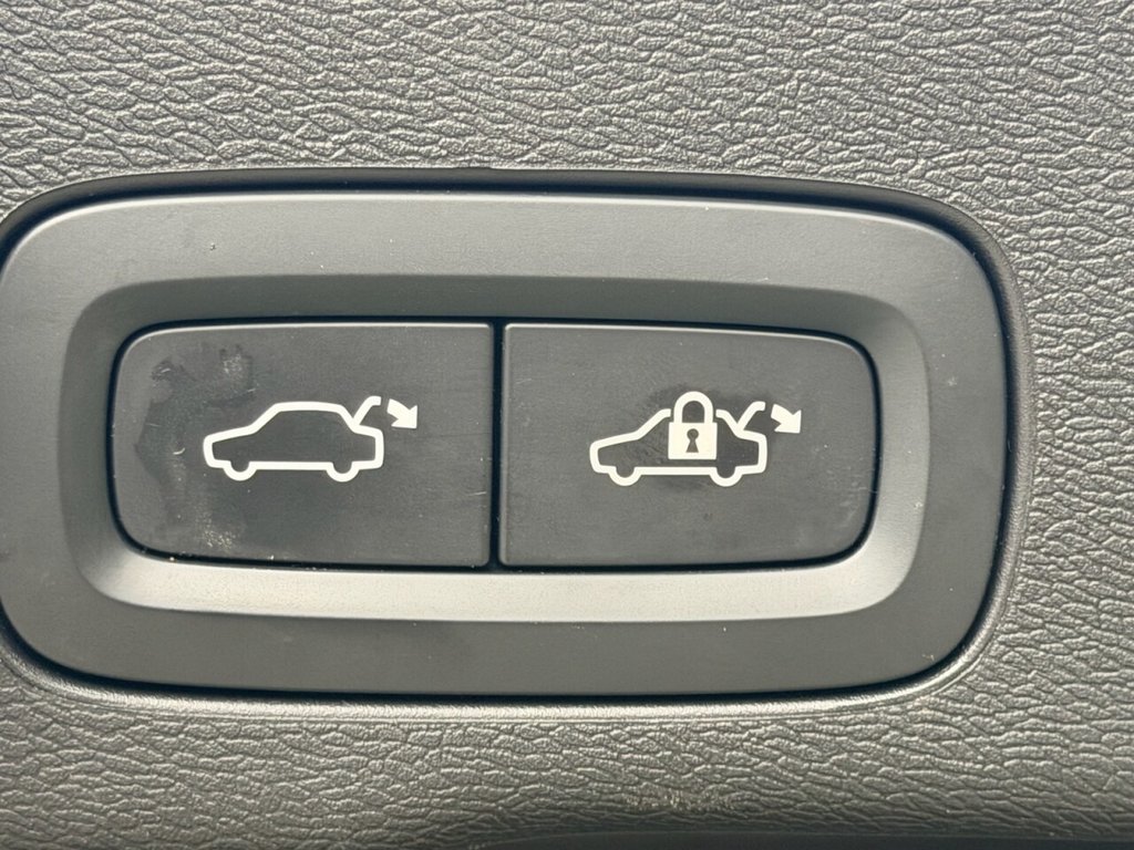 Used Volvo XC60 2022 for sale - 77734046: Photo 36