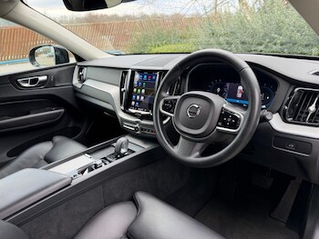 Used Volvo XC60 2022 for sale - 77734046: Photo