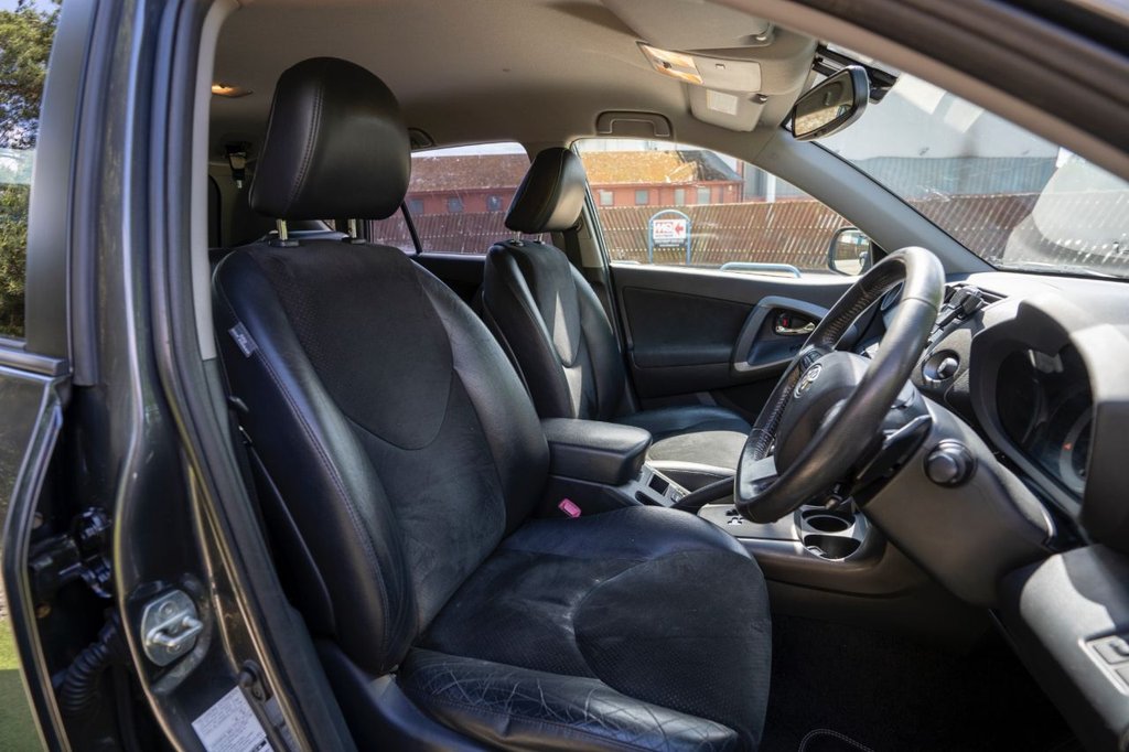 Used Toyota RAV4 2012 for sale - 76333338: Photo 10