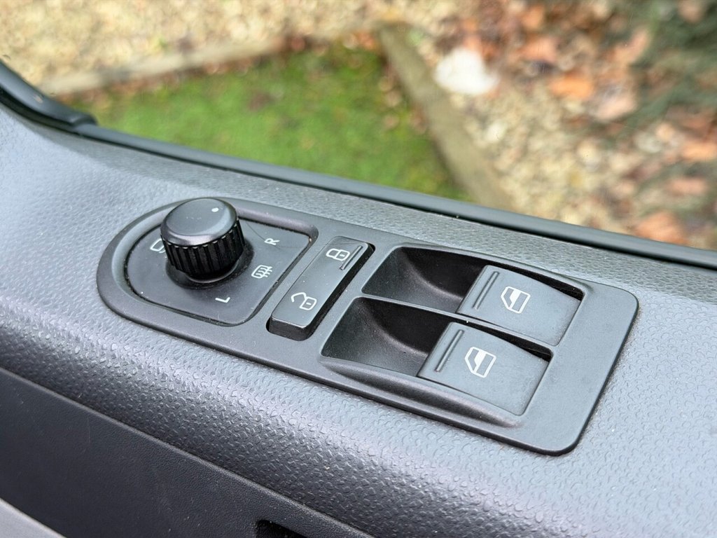 Used Volkswagen Transporter 2013 for sale - 77499409: Photo 14