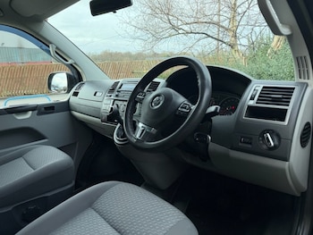 Used Volkswagen Transporter 2013 for sale - 77499409: Photo