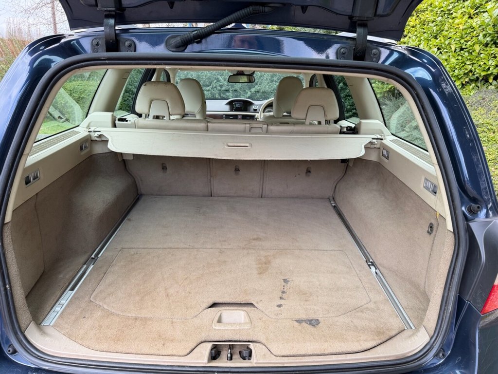 Used Volvo V70 2011 for sale - 77369424: Photo 12