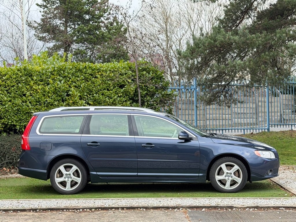 Used Volvo V70 2011 for sale - 77369424: Photo 2