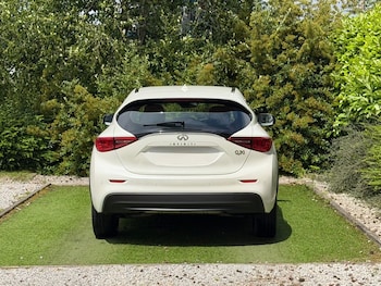 Used Infiniti Q30 2017 for sale - 78943764: Photo