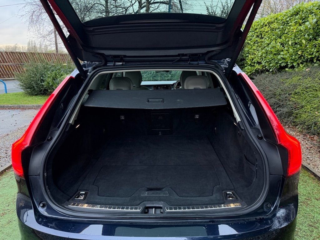 Used Volvo V90 2019 for sale - 76973605: Photo 10