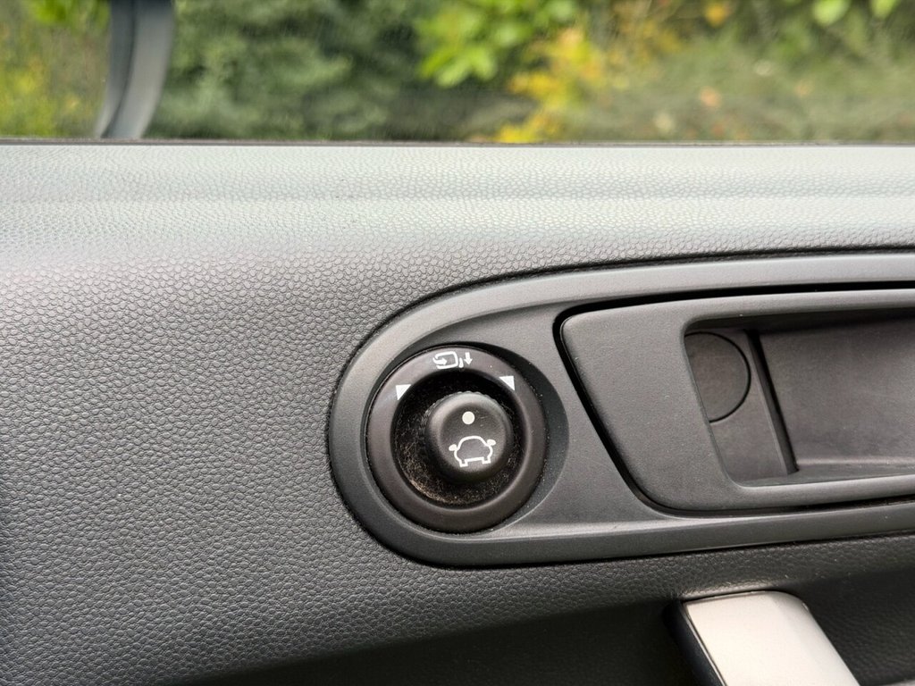 Used Ford Fiesta 2010 for sale - 76459284: Photo 13