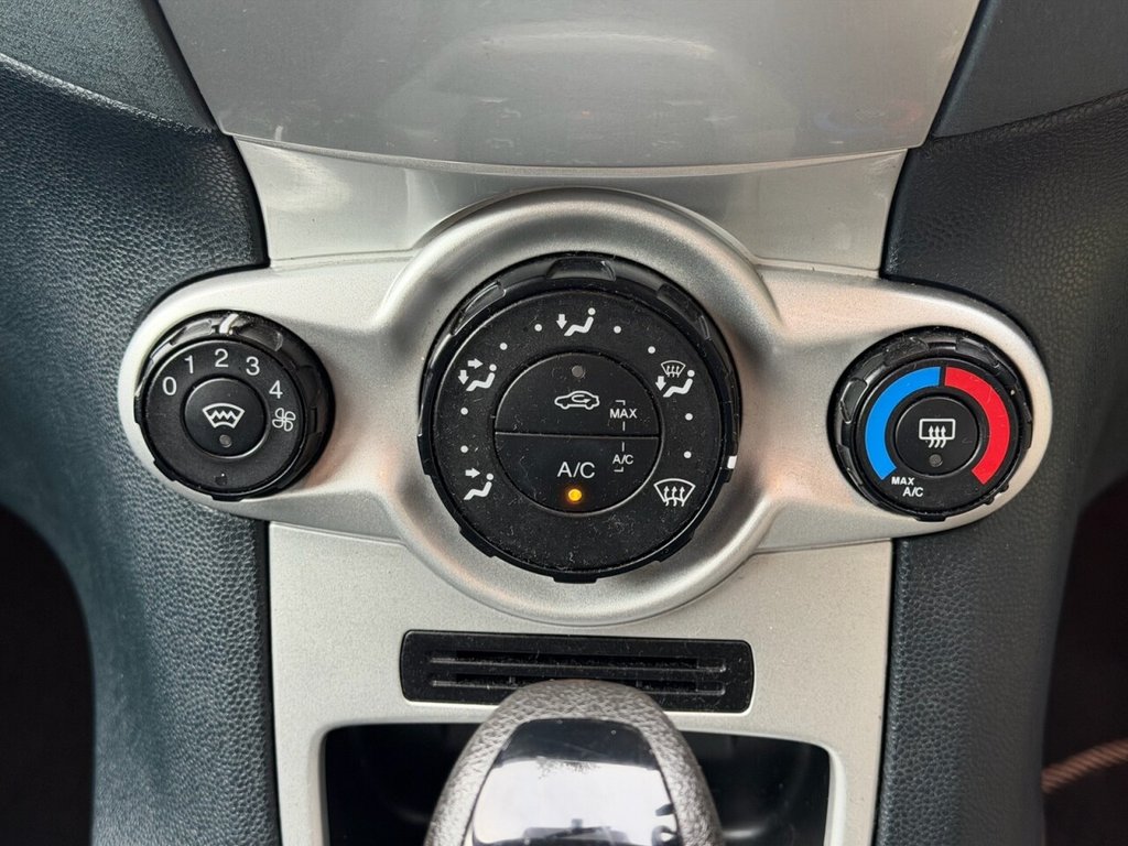 Used Ford Fiesta 2010 for sale - 76459284: Photo 15