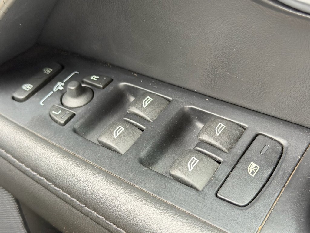 Used Volvo XC70 2013 for sale - 78167318: Photo 12