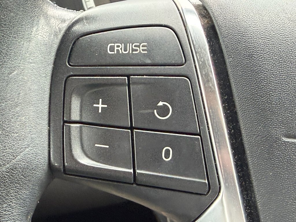 Used Volvo XC70 2013 for sale - 78167318: Photo 16