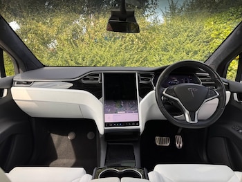 Used Tesla Model X 2018 for sale - 75579647: Photo