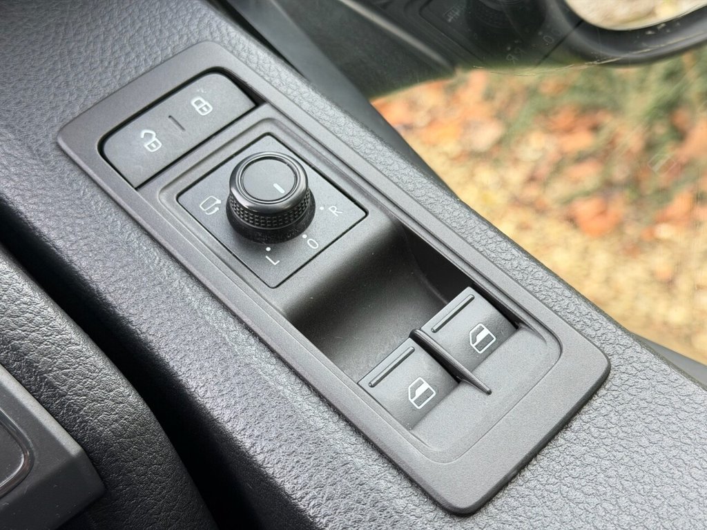 Used Volkswagen Transporter 2016 for sale - 77583275: Photo 31