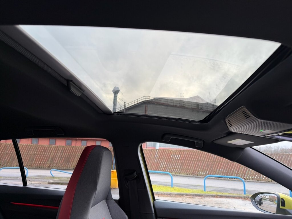 Used Volkswagen Golf 2024 for sale - 77275989: Photo 17