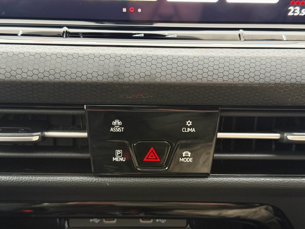 Used Volkswagen Golf 2024 for sale - 77275989: Photo 33
