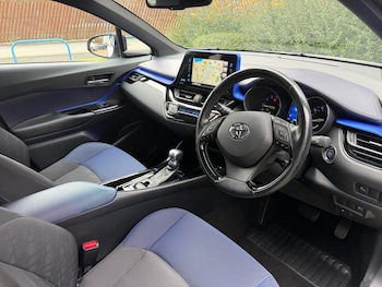 Used Toyota C-HR 2018 for sale - 76482048: Photo