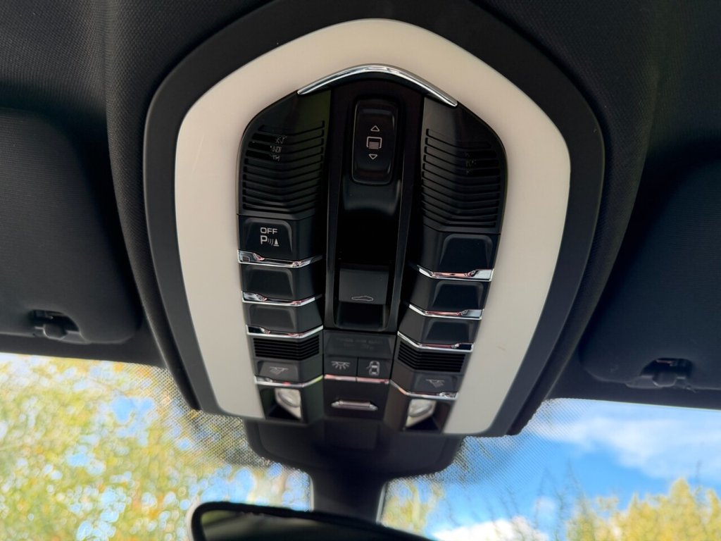 Used Porsche Cayenne 2016 for sale - 76820599: Photo 17