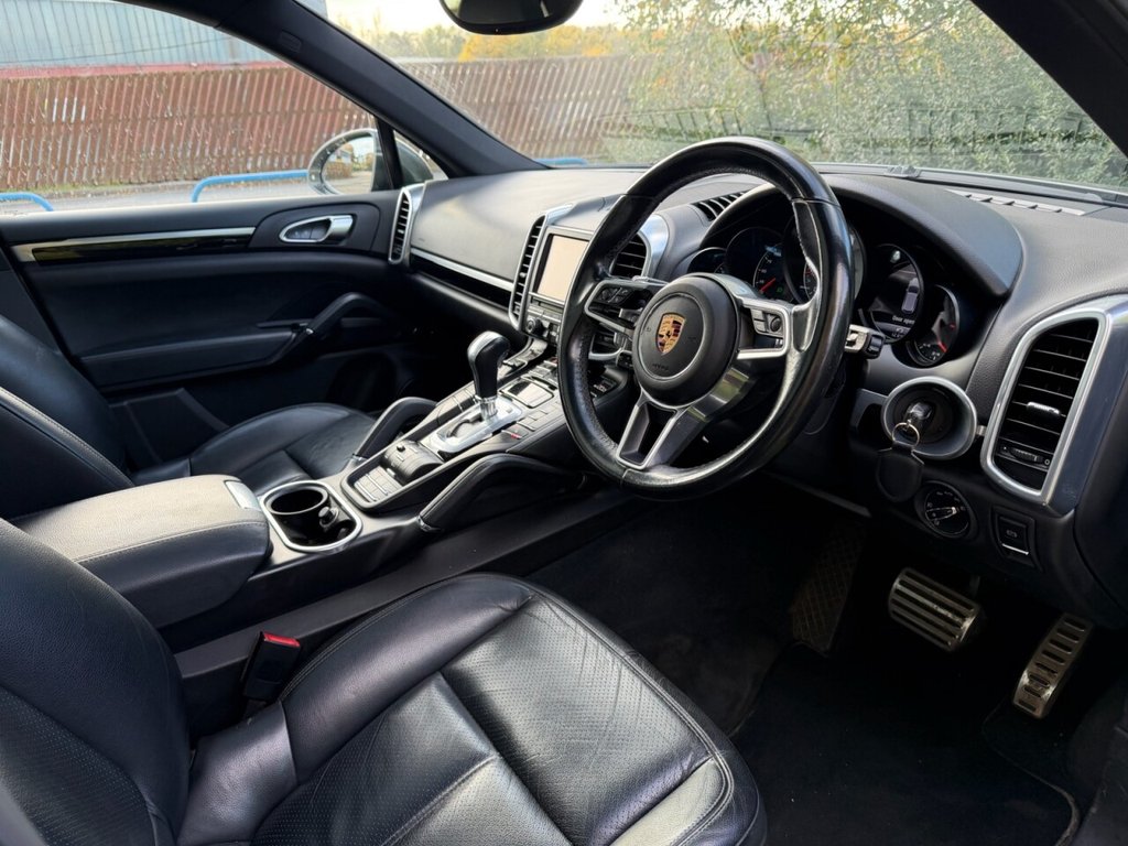 Used Porsche Cayenne 2016 for sale - 76820599: Photo 3