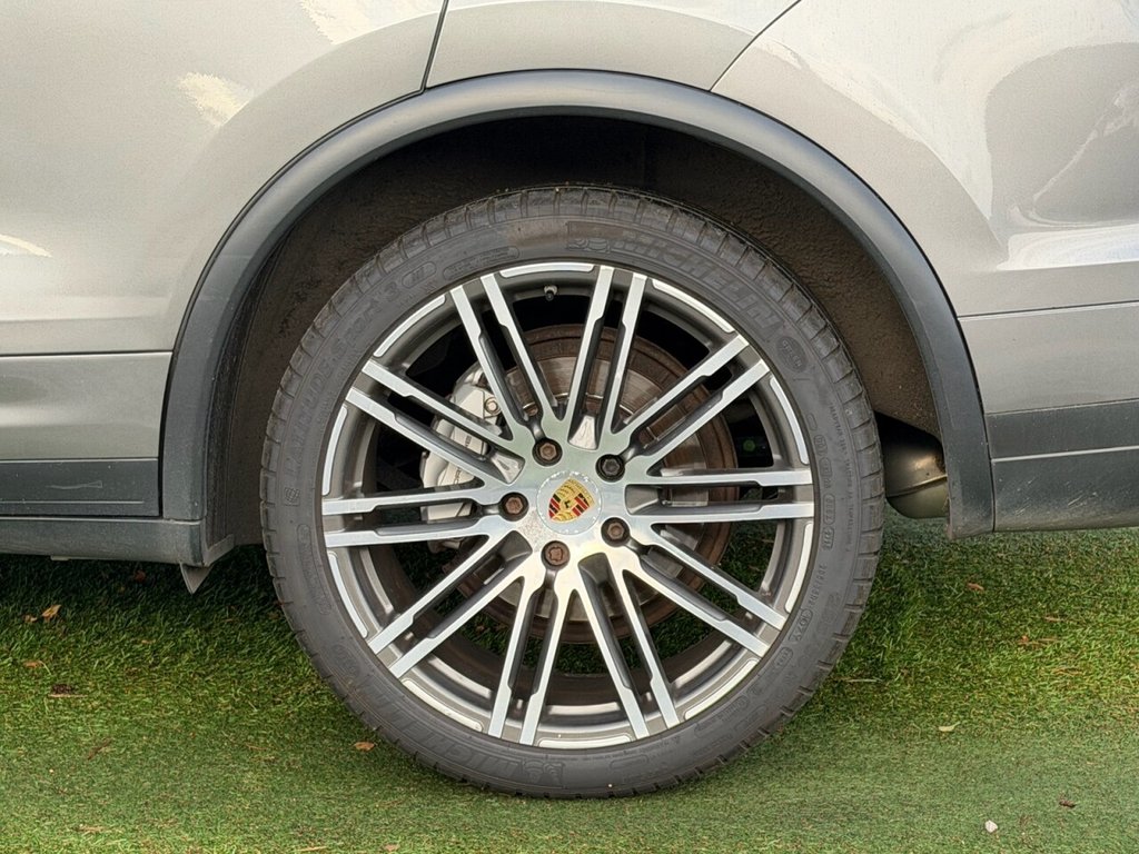 Used Porsche Cayenne 2016 for sale - 76820599: Photo 9