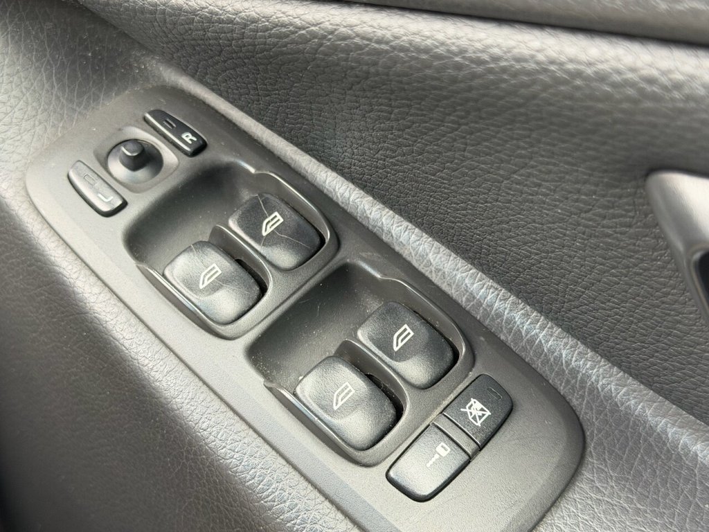 Used Volvo XC90 2011 for sale - 78008736: Photo 16