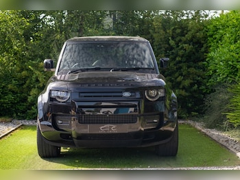 Used Land Rover Defender 110 2023 for sale - 78986151: Photo