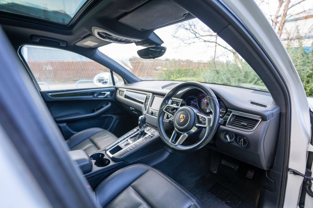 Used Porsche Macan 2015 for sale - 77056308: Photo 10