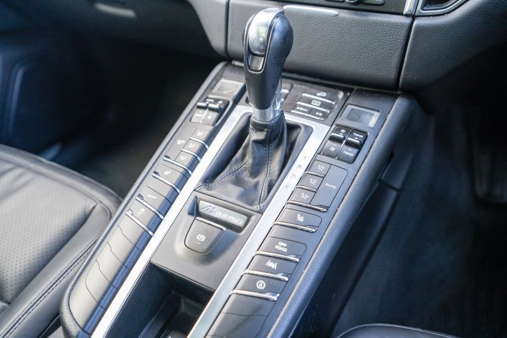 Used Porsche Macan 2015 for sale - 77056308: Photo 20