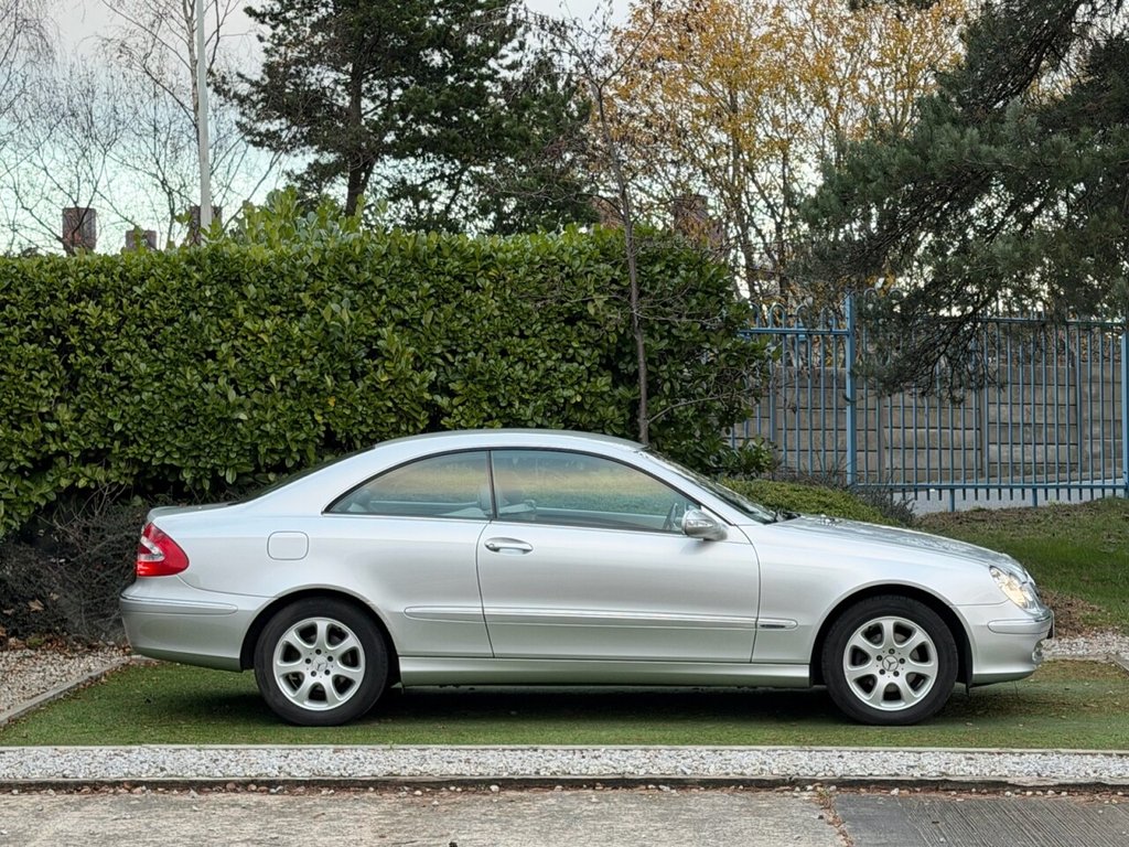 Used Mercedes-Benz CLK 2004 for sale - 76934754: Photo 2