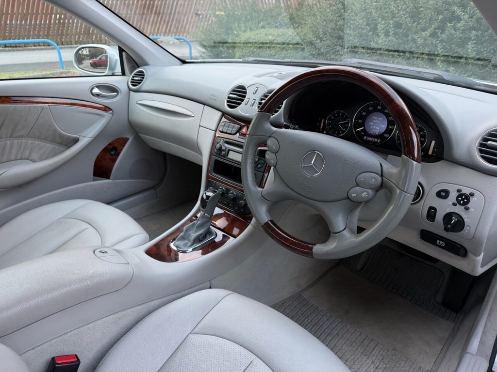 Used Mercedes-Benz CLK 2004 for sale - 76934754: Photo 3