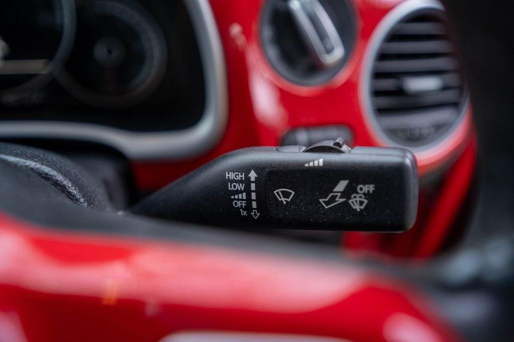 Used Volkswagen Beetle 2015 for sale - 77672671: Photo 16