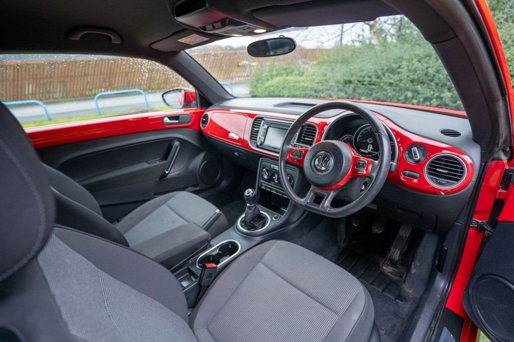 Used Volkswagen Beetle 2015 for sale - 77672671: Photo 5