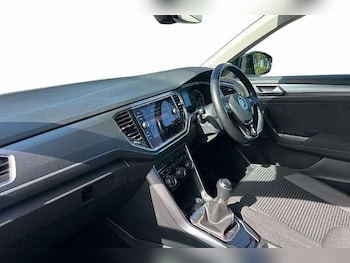Used Volkswagen T-Roc 2021 for sale - 78770020: Photo