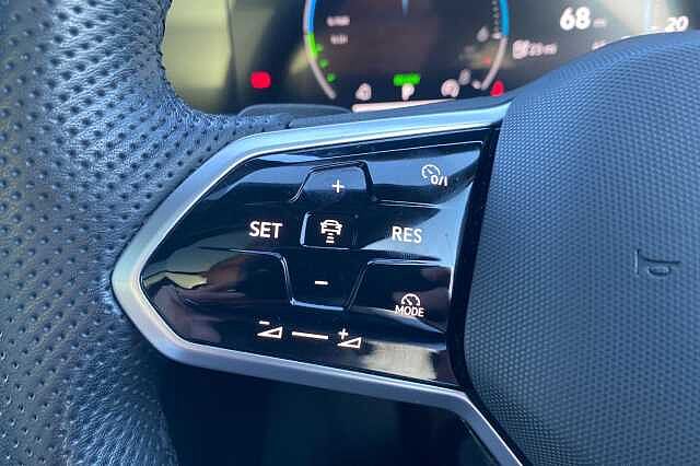 Used Volkswagen Touareg 2023 for sale - 76950934: Photo 15