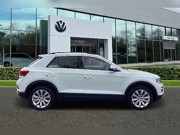 Used Volkswagen T-Roc 2020 for sale - 75581884: Photo