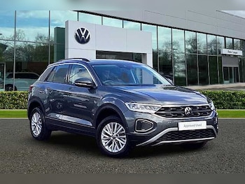 Used Volkswagen T-Roc 2023 for sale - 75924558: Photo