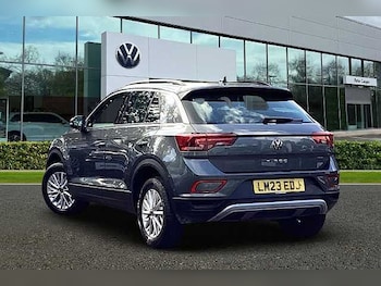 Used Volkswagen T-Roc 2023 for sale - 75924558: Photo