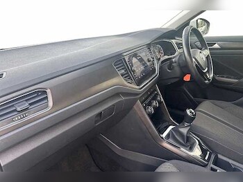 Used Volkswagen T-Roc 2020 for sale - 77336924: Photo