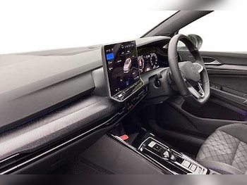 Used Volkswagen Golf 2024 for sale - 76040459: Photo