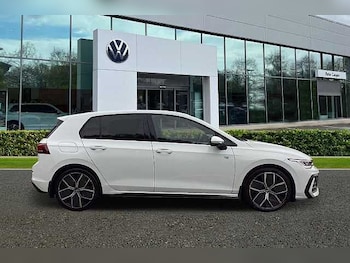 Used Volkswagen Golf 2024 for sale - 76040459: Photo