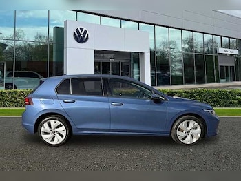 Used Volkswagen Golf 2024 for sale - 76287408: Photo